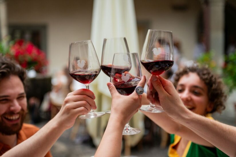L’estate in Chianti Classico con il “Chianti Classico Fest”, tra arte, musica, teatro e vino nelle cantine e nei borghi del Gallo Nero
