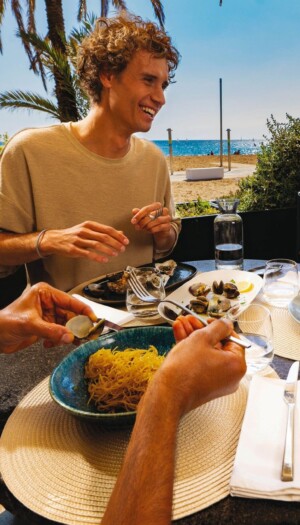 Vacanze 2026, il 75% degli italiani sceglie i sapori del territorio senza rinunciare al ristorante