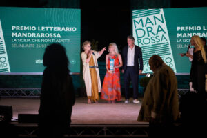 La Sicilia, terra di vino e di scrittori, festeggia i vincitori del &ldquo;Premio Letterario Mandrarossa&rdquo;