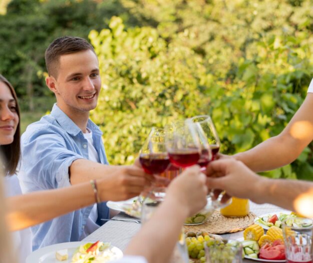 Caldo record e fuga dalle citt&agrave;: l&rsquo;estate premia agriturismi ed esperienze nel territorio