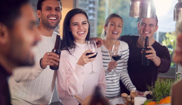 Potrebbero essere i Boomer, e non la Gen Z, a meritare il titolo di &ldquo;generazione della moderazione&rdquo;
