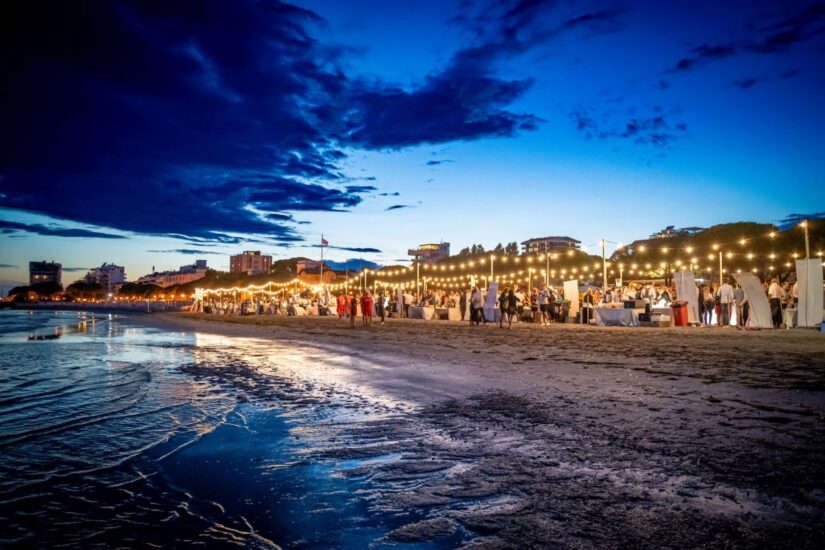 “Cena Spettacolo di Friuli Venezia Giulia Via dei Sapori” sulla spiaggia di Grado (ph: D. Marchesi di Soplaya)
