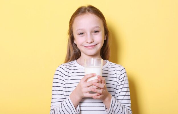 BAMBINI, EDUCAZIONE ALIMENTARE, LATTE NELLE SCUOLE, LATTIERO CASEARIO, MINISTERO DELL'AGRICOLTURA, SANA ALIMENTAZIONE, SCUOLE, UE, Non Solo Vino