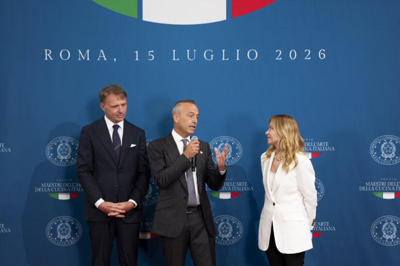 Nicola Bertinelli con Meloni e Lollobrigida