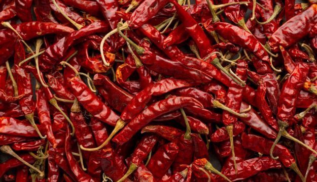 Italia sempre pi&ugrave; &ldquo;piccante&rdquo;: nell&rsquo;ultimo decennio i consumi di peperoncino sono raddoppiati