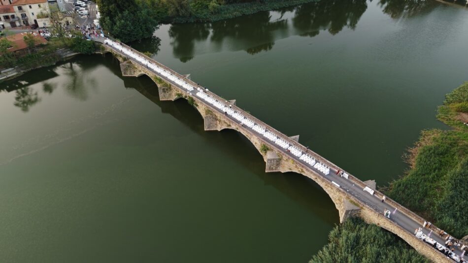 La cena solidale della Doc Valdarno di Sopra su Ponte Buriano, in Toscana
