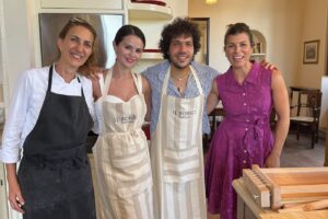 Compleanno italiano per Selena Gomez, con cooking class nella tenuta de Il Borro di Ferragamo