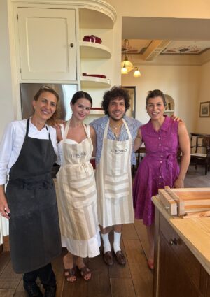 Compleanno italiano per Selena Gomez, con cooking class nella tenuta de Il Borro di Ferragamo