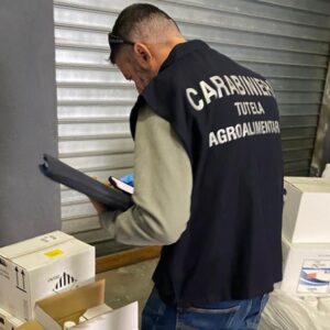 Sequestrate oltre 9,2 tonnellate di fitofarmaci illegali in tre regioni italiane