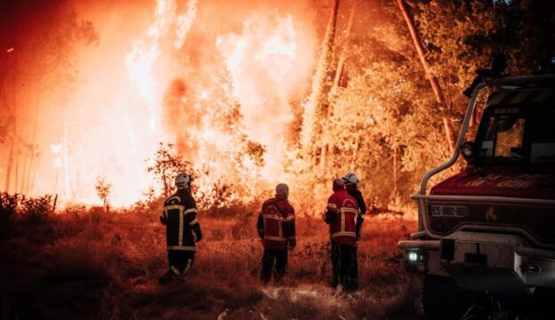 Incendi in Francia, situazione difficile a Bordeaux: gli agricoltori in prima linea negli aiuti