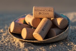 Nomacorc Ocean, il tappo che protegge il vino e ripulisce le aree costiere dalla plastica