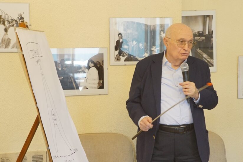 Il Professor Mario Fregoni