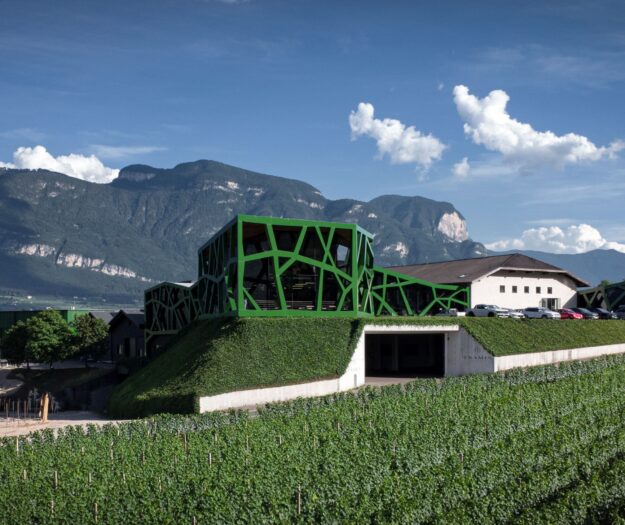 Tramin, winery-cooperative &ldquo;jewel&rdquo; of South Tyrol, inaugurates the new production facility