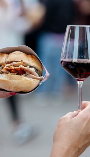 Street food, in 10 anni &ldquo;(ri)conquistata&rdquo; l&rsquo;Italia (+88,7% di imprese): ce n&rsquo;&egrave; 1 ogni 4 comuni