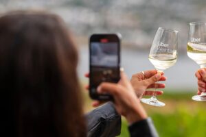 Dalla citt&agrave; direttamente alle cantine: in Germania Uber lancia il &ldquo;wine taxi&rdquo;