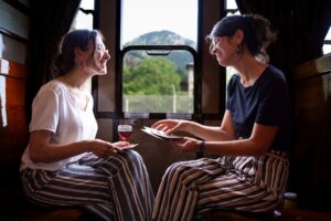 Treni storici verso Langhe, Roero Monferrato per un viaggio d&rsquo;autunno tra vino, tartufo e paesaggio