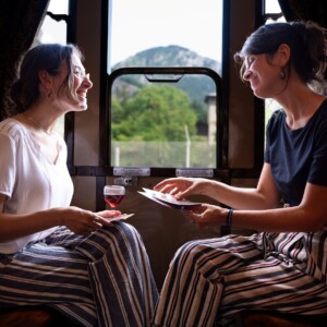 Treni storici verso Langhe, Roero Monferrato per un viaggio d&rsquo;autunno tra vino, tartufo e paesaggio