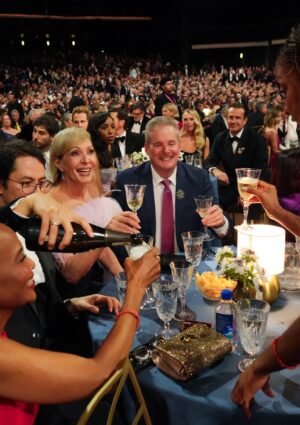 Cartoline dagli Emmy Awards, tra glamour, celebrities e Franciacorta nei calici