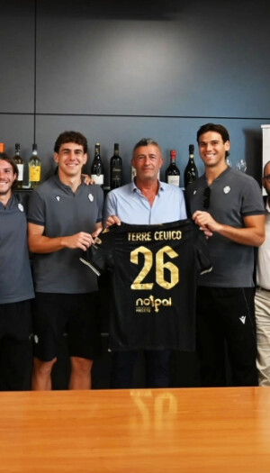 Terre Cevico, sponsor del Cesena, accoglie i calciatori: maglia speciale e visita in cantina