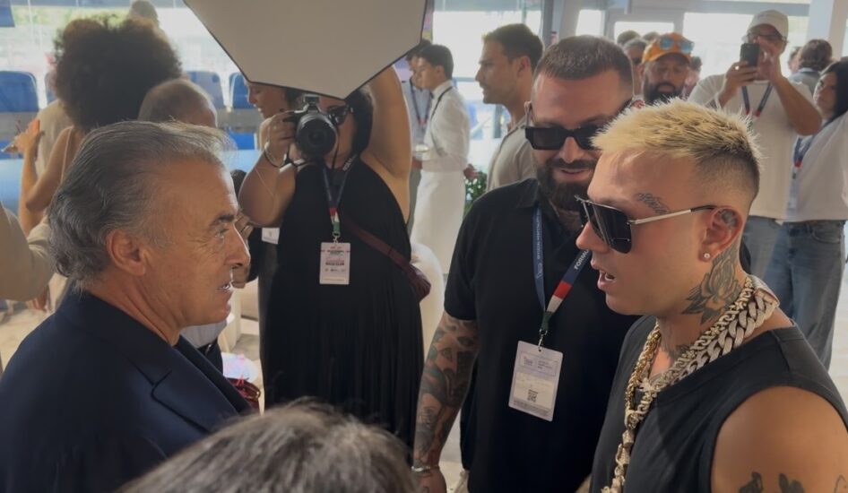 L’ex pilota Jean Alesi ed il rapper Lazza (photo by WineNews)