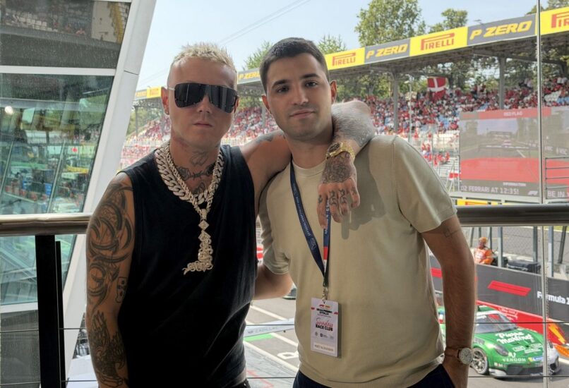 Il rapper Lazza con WineNews (photo by WineNews)