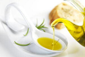 Olio italiano, produzione in crescita e quotazioni superiori ai principali competitor