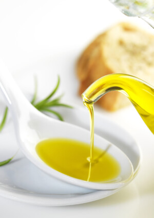 Olio italiano, produzione in crescita e quotazioni superiori ai principali competitor