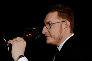 &ldquo;Per crescere in valore, il vino si &egrave; allontanato dalla gente. Deve tornare inclusivo&rdquo;