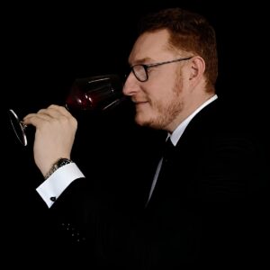 &ldquo;Per crescere in valore, il vino si &egrave; allontanato dalla gente. Deve tornare inclusivo&rdquo;