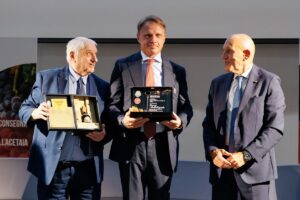Al Ministro dell&rsquo;Agricoltura, Francesco Lollobrigida, &ldquo;Le chiavi dell&rsquo;Acetaia d&rsquo;Italia&rdquo;