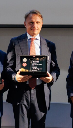 Al Ministro dell&rsquo;Agricoltura, Francesco Lollobrigida, &ldquo;Le chiavi dell&rsquo;Acetaia d&rsquo;Italia&rdquo;