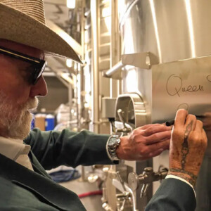 Quando il vino brinda con la musica: nasce l&rsquo;etichetta di Roger Taylor, il batterista dei Queen