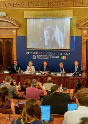 La &ldquo;Carta Dedicata a Te&rdquo;, oltre 1 miliardo di euro nel biennio per l&rsquo;acquisto di generi alimentari