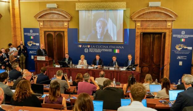 La &ldquo;Carta Dedicata a Te&rdquo;, oltre 1 miliardo di euro nel biennio per l&rsquo;acquisto di generi alimentari