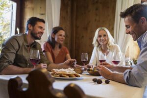 Vino & autunno, abbinamento perfetto: ecco gli eventi, tra tartufo, olio, funghi e castagne