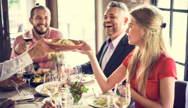 L&rsquo;85% dei lavoratori ritiene che un pranzo piacevole favorisca relazioni migliori tra colleghi
