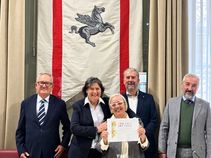 La Toscana dei rossi sente la crisi ma tiene, secondo Studio Impresa