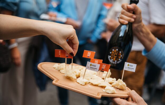 CONSORZIO GRANA PADANO, CONSORZIO PROSECCO DOC, DANIMARCA, Germania, GRANA PADANO, INDICAZIONI GEOGRAFICHE, MADE IN ITALY, Polonia, PROMOZIONE, PROSECCO DOC, UE, Italia