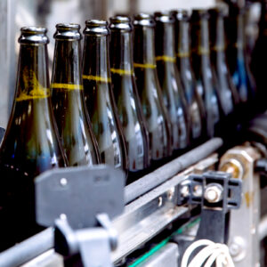 Vino, imbottigliamenti di bianchi e spumanti Dop in linea con il 2025, soffrono Igp e rossi