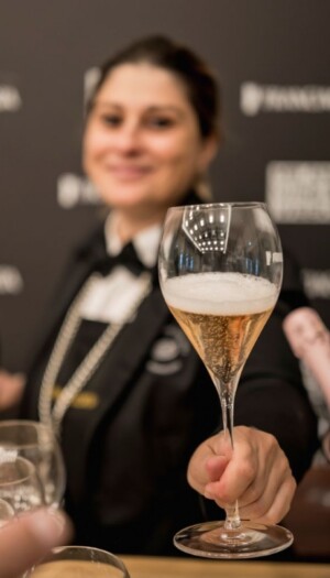 Vino, il mercato italiano &egrave; in calo, ma vale comunque 3,1 miliardi di euro, trainato dalle bollicine