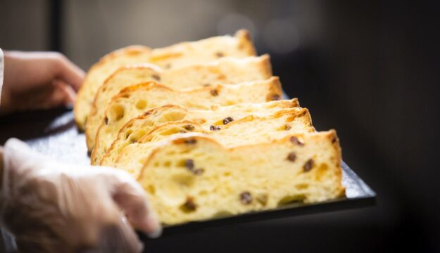 Nasce il &ldquo;Manifesto del Panettone&rdquo;, un&rsquo;alleanza per difendere il vero &ldquo;re&rdquo; italiano dei lievitati