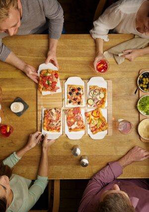 Anche nella ristorazione italiana crescono i format in catena: il pi&ugrave; amato? La pizzeria
