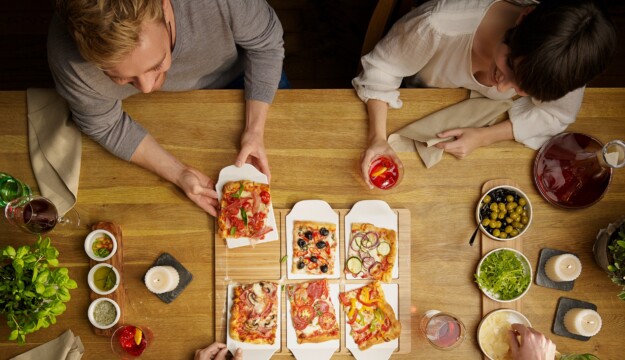 Anche nella ristorazione italiana crescono i format in catena: il pi&ugrave; amato? La pizzeria
