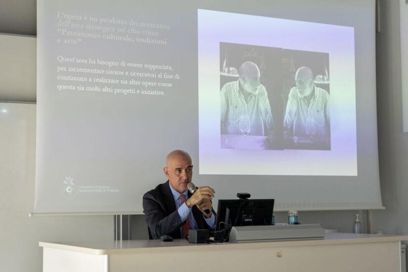 Il Rettore Nicola Perullo mentre presenta il progetto (ph: Marcello Marengo)