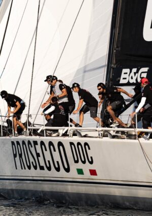 Le bollicine italiane hanno il vento in poppa e il Prosecco Doc fa rotta sulla Barcolana a Trieste