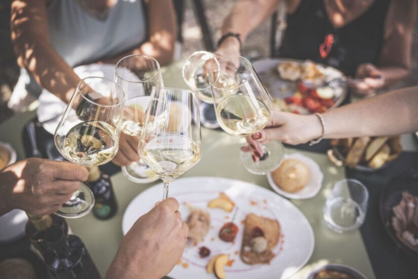 “DiVin Ottobre” lungo la Strada del Vino e dei Sapori del Trentino con un calice di Trentodoc